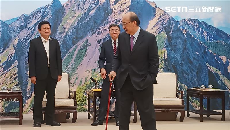 柯建銘不滿傅崐萁坐主位？卓榮泰回應了