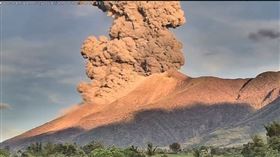 菲律賓中部坎拉翁火山噴發。（圖／翻攝自X平台 @phivolcs_dost）