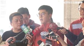 ▲憶事吳成X蟾蜍剋星赴中選會二階領表，李孝亮受訪（組合圖／翻攝畫面）