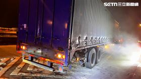 斗南地磅站,火燒車,聯結車,爆胎,起火,國道,國1（圖／翻攝畫面）