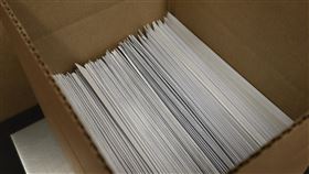 大華府地區罷免連署書大華府地區台僑自組「DC台灣隊」推動罷免連署行動，7日將逾百份連署書快遞寄回台灣。中央社記者鍾佑貞華盛頓攝  114年4月8日