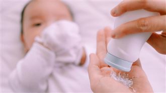 家長注意!幫寶貝擦爽身粉 應避開這些部位