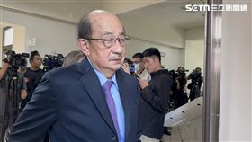 ▲柯建銘出席朝野協商前受訪。（圖／記者詹宜庭攝影）