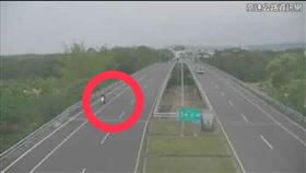 國道,機車,誤闖,沒油,推車,逆向,外籍移工（圖／翻攝高速公路1968）