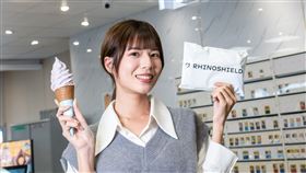 即日起至5月6日，至全台全家便利商店回收犀牛盾手機殼，全家再加碼贈送限量Fami!ce霜淇淋兌換券。（圖／品牌業者提供）