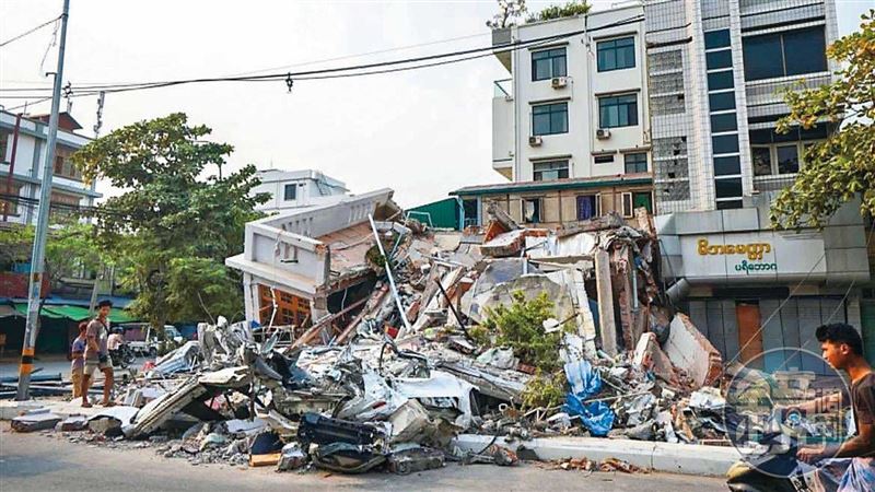 緬甸徒手挖屍煉獄實錄！屍臭瀰漫成死城