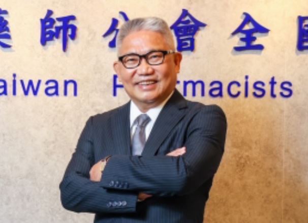 兩岸緊張全面升溫及美國關稅戰，黃金舜呼籲，藥品應視為戰略物資，必要藥品存量必須足夠，有缺政府都應追蹤補足。（圖／藥師公會提供）