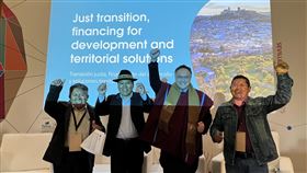 鄭副市長與玻利維亞市政協會聯盟-fam-bolivia-簽署合作交流意向書草約