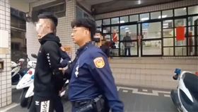 為非作歹的惡煞遭警方移送，全案仍待進一步調查。（圖／翻攝畫面）