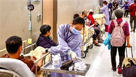 台北又傳暴力！踹臉、刁難醫護惡劣行徑曝