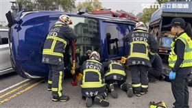 台中,翻車,車禍,北屯,受困（圖／翻攝畫面）