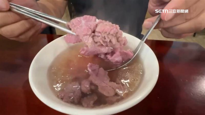老翁每天一碗牛肉湯,確診大腸癌。(示意圖/資料照)