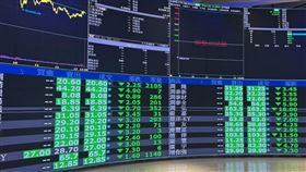 ▲川普點燃全球關稅戰爭，引發市場劇烈震盪。（圖／記者師瑞德攝影）