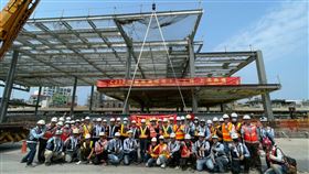 南工分局史春華分局長主持上梁典禮