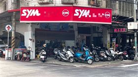 發生氣爆事故的機車行外觀。（圖／翻攝畫面）