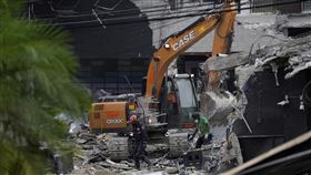 多明尼加首都聖多明哥熱門夜店Jet Set於8日凌晨發生屋頂坍塌事故。（圖／美聯社／達志影像）