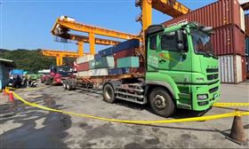 基隆港西19、20碼頭，發生死亡車禍事故。（圖／翻攝畫面）