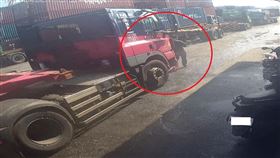 基隆港西19、20碼頭，發生死亡車禍事故。（圖／翻攝畫面）