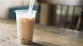 腎臟科醫師洪永祥指出，含糖手搖飲的危害比罐裝飲料更大。（示意圖／photoAC）