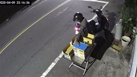 大甲媽遶境，舒跑搬運哥，15分搜刮，搬光，結緣品（圖／翻攝自我是北斗人臉書）)