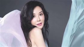 蕭薔年曆。（圖／珍世美學慈善基金會提供）