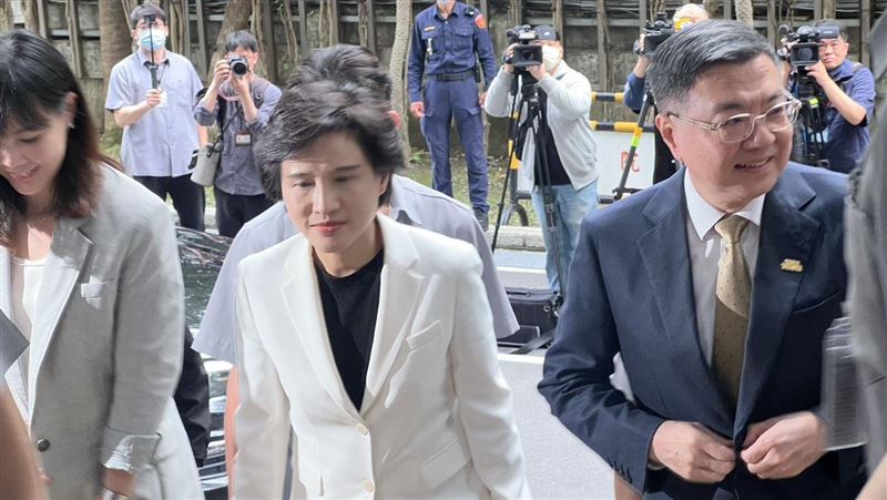 藍主張普發1萬、開放中客！卓榮泰回應了