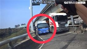 烏日,暖警,小貨車,台74,拋錨,推車（圖／翻攝畫面）