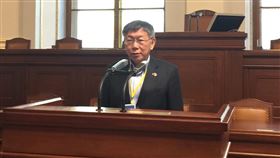 陳佩琪表示，柯文哲是你們的眼中釘沒錯，「但他是我結縭35年的先生啊！」（圖／翻攝自陳佩琪臉書）