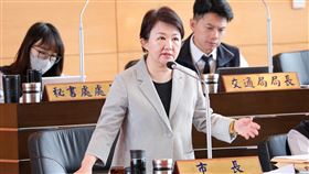 盧秀燕列席中市議會備詢台中市長盧秀燕（前）10日列席市議會備詢，有關美國高額關稅措施暫緩90天實施，盧秀燕表示，目前可喘口氣，不過還是要做最壞的打算。中央社記者趙麗妍攝  114年4月10日