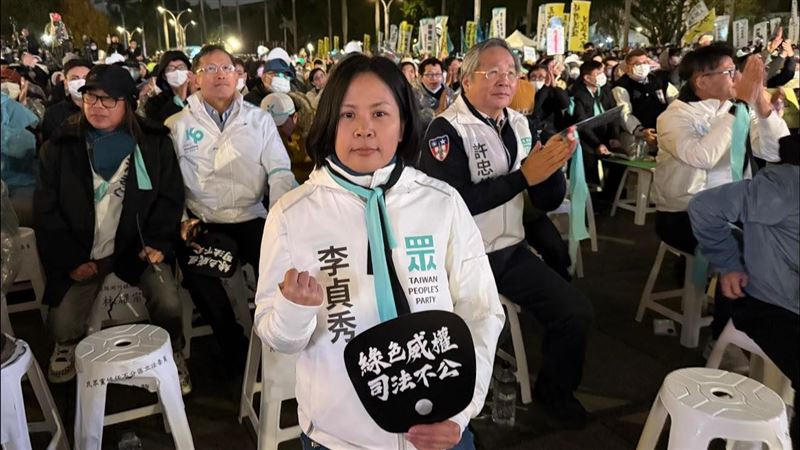 李貞秀近日與媒體人黃光芹隔空交火,民眾黨中評會裁定停權3個月(圖/翻攝自李貞秀臉書)