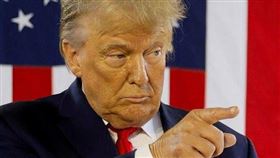 ▲川普為什麼要硬幹的秘密曝光，「製造業回流美國」、「強逼各國救美國」？！。（圖／翻攝自Donald J. Trump 臉書）