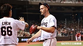 ▲中職36年例行賽，統一獅先發投手布雷克6局上退場。（圖／記者劉彥池攝影）