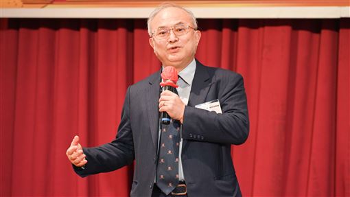 吳明賢病危搶救中　醫揭心肌梗塞6前兆