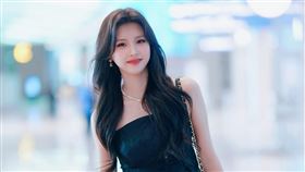 全恩菲日前終於來台發展，並且被韓媒拍到現身首爾機場。（圖／翻攝自全恩菲threads）