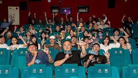 ▲1.瘦子（左）觀賞《器子》力挺大淵、小春。（華映娛樂提供）