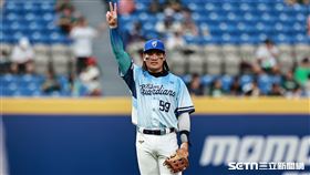 ▲中職36年例行賽，富邦悍將游擊手張育成炸裂3分砲。（圖／記者劉彥池攝影）