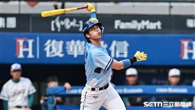 ▲中職36年例行賽，富邦悍將左外野手陳真。（圖／記者劉彥池攝影）