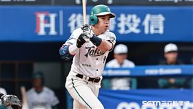▲中職36年例行賽，台鋼雄鷹二壘手吳念庭。（圖／記者劉彥池攝影）
