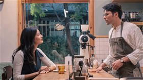 《歡迎光臨 二代咖啡》Janet謝怡芬（左）在劇中與鳳小岳因為一杯「維也納咖啡」而展開浪漫初戀。