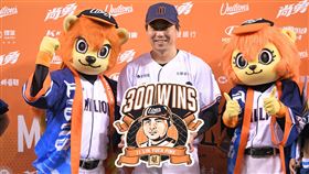 ▲林岳平拿下生涯執教300勝。（圖／統一獅提供） 