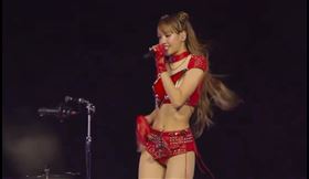 Lisa登科切拉舞台（圖／翻攝自Ｘ）