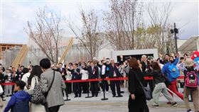 大阪世博陰雨中開幕熱情不減大阪世博13日在大阪市的夢洲會場開幕，從一大早就開始下起小雨，但在9時開門前天空稍稍放晴，時間一到，大批民眾湧入。中央社記者楊明珠大阪攝  114年4月13日