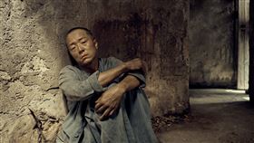 夏騰宏面臨與其他人理念不合的狀況，劉承恩飾演王章，面臨絕望困境。（圖／客台提供）