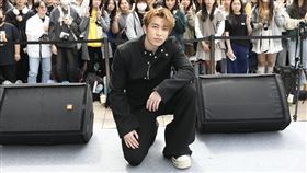 Tyson Yoshi今舉辦簽唱會，好友派偉俊無預警現身力挺（圖／記者鄭孟晃攝影）