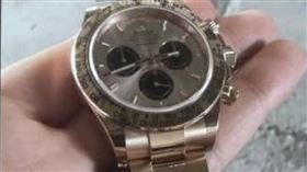 大陸浙江省紹興市男子小陳（化名）近日出售1隻勞力士手錶。（圖／翻攝自微博）