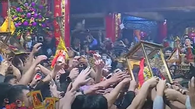 大甲媽祖回家了！凌晨安座吸80萬人朝聖