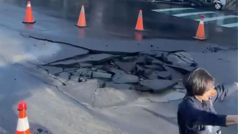 台中南屯「路面破大洞」人車閃避！真相曝