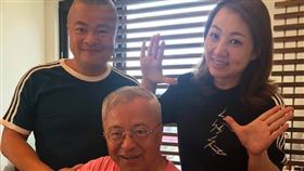 郁方一家人感情深厚（圖／翻攝臉書）