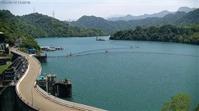 石門水庫,寶山水庫,寶二水庫,滿庫（圖／翻攝自《Shihmen Reservoir Live Cam 石門水庫即時影像》YT、翻攝自《水庫即時查APP》）