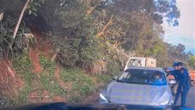 清明連假六福村停車場駕車甩尾  男子遭警送辦劉姓男子3日在六福村停車場進行甩尾、蛇行等危險駕駛行為，警方獲報後立即前往現場，將劉男帶回並逮捕，訊後依涉犯公共危險罪嫌移送新竹地檢署偵辦。（警方提供）中央社記者郭宣(文三)傳真  114年4月4日